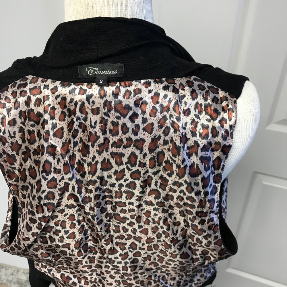Countess Vest - Picture 3 of 3